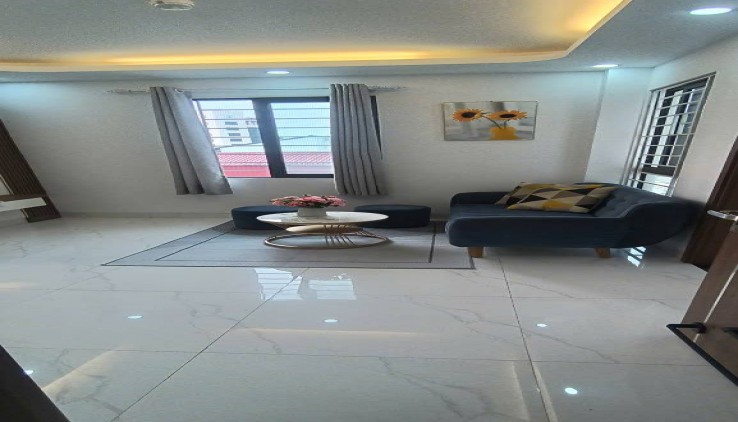 Bán căn hộ Giải Phóng 50m2, 2 ngủ, 1.85 tỷ